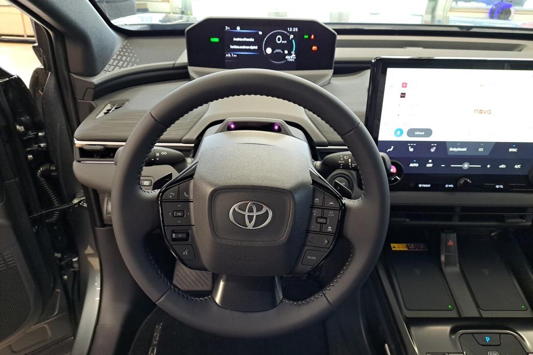 TOYOTA C-HR+ 2026