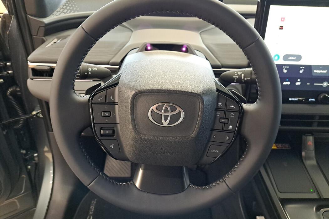 TOYOTA C-HR+ 2026