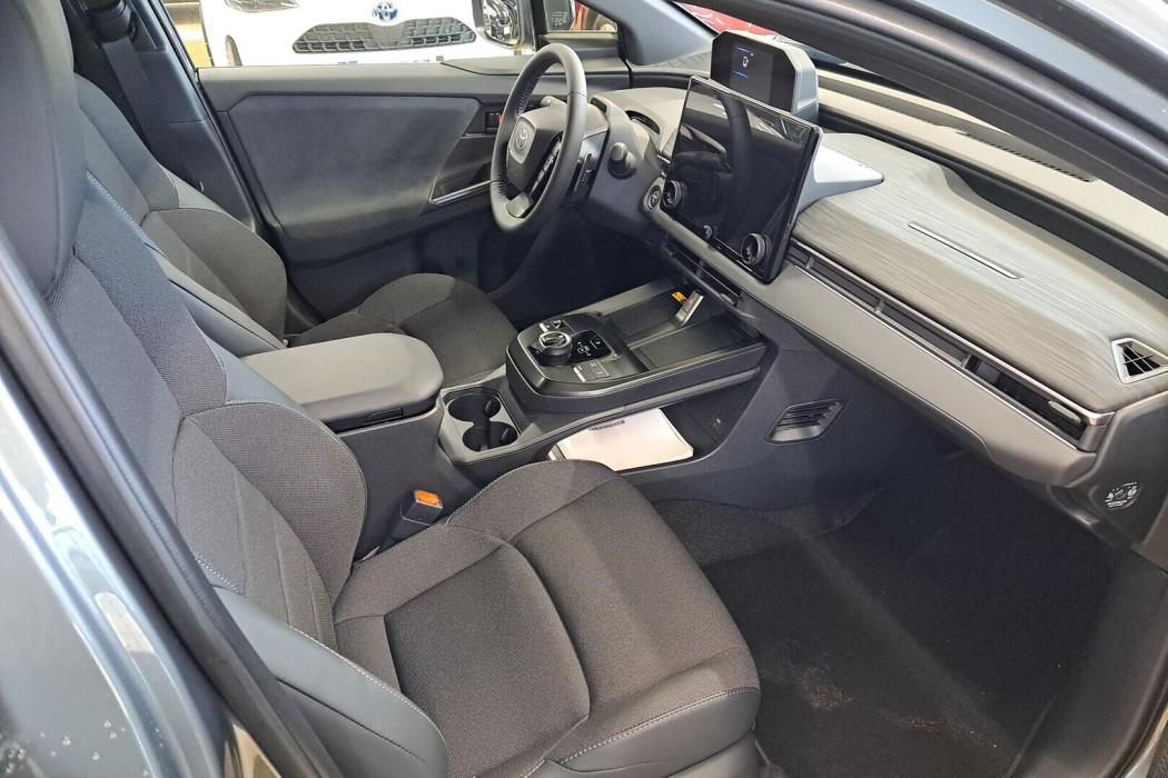 TOYOTA C-HR+ 2026