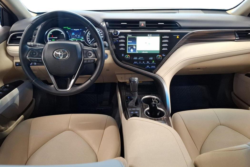 TOYOTA Camry 2021