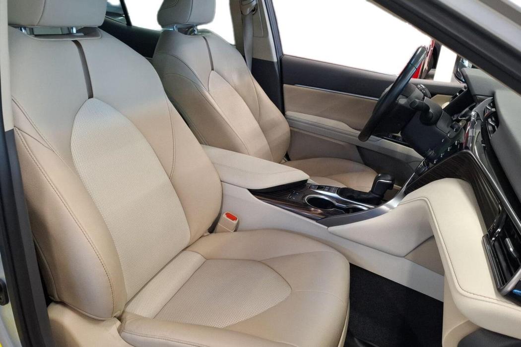 TOYOTA Camry 2021