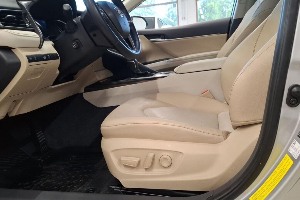 TOYOTA Camry 2021