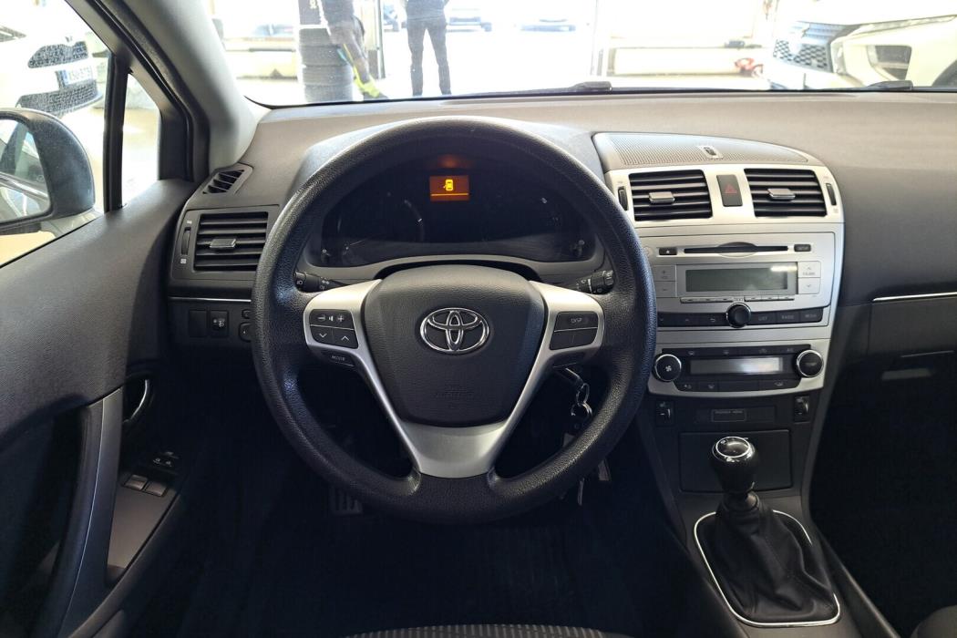 TOYOTA Avensis 2014