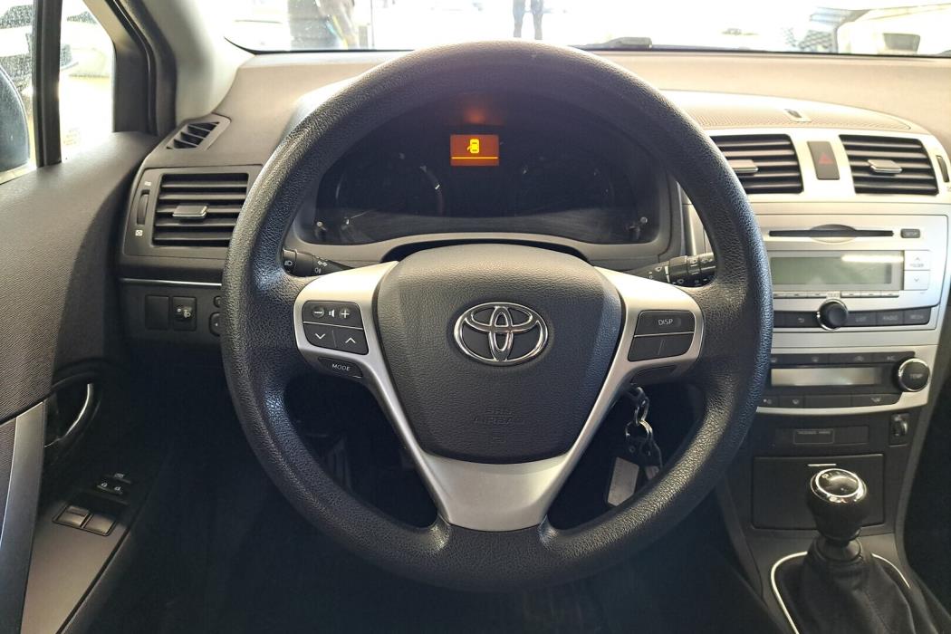 TOYOTA Avensis 2014