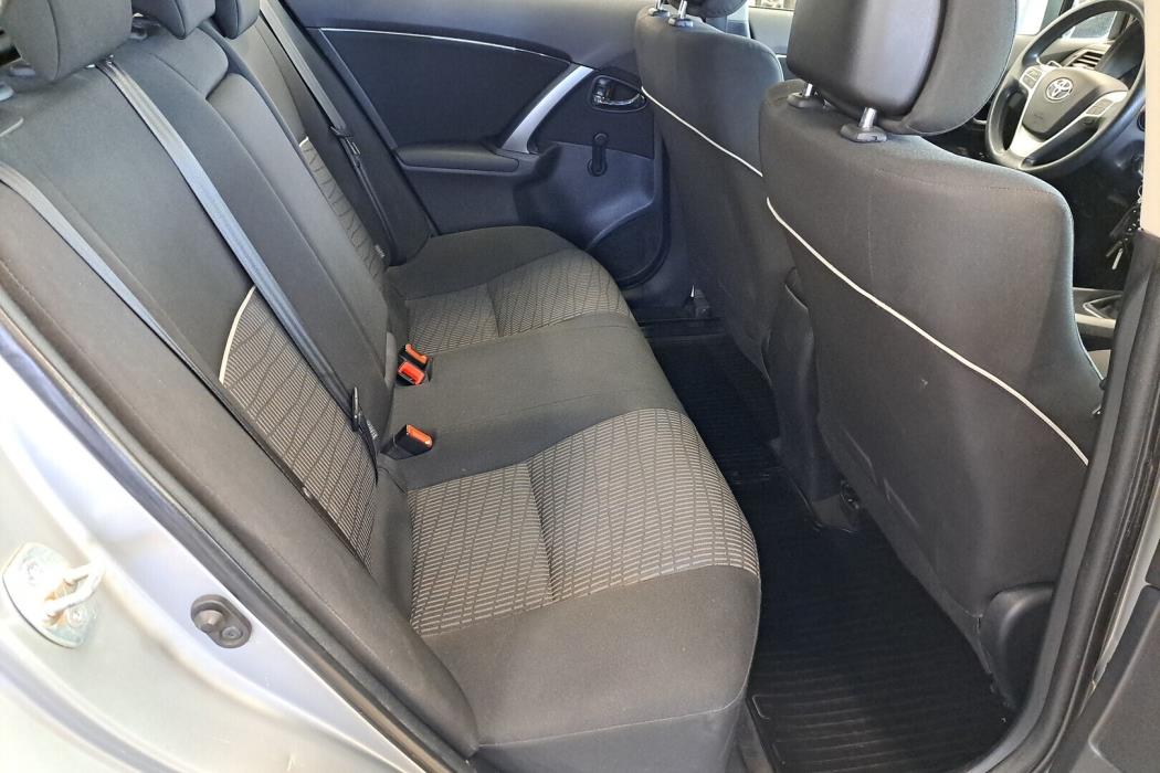 TOYOTA Avensis 2014