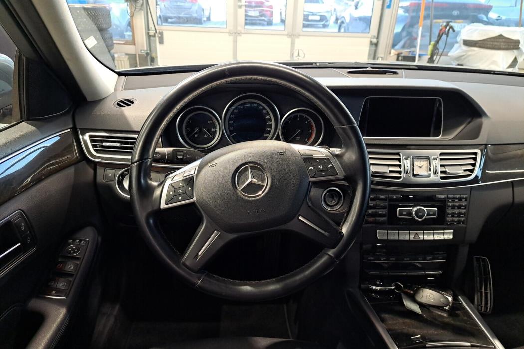 MERCEDES-BENZ E 2013