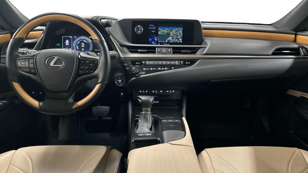 Lexus ES 2019