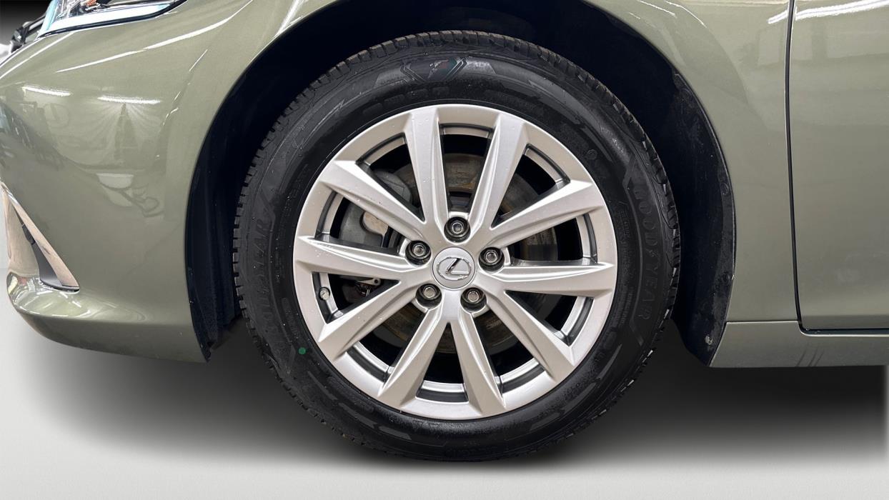 Lexus ES 2019