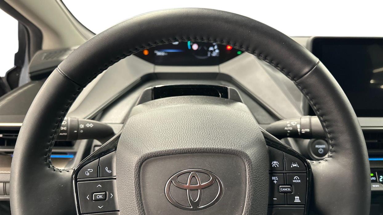 Toyota Prius Plug-in 2023