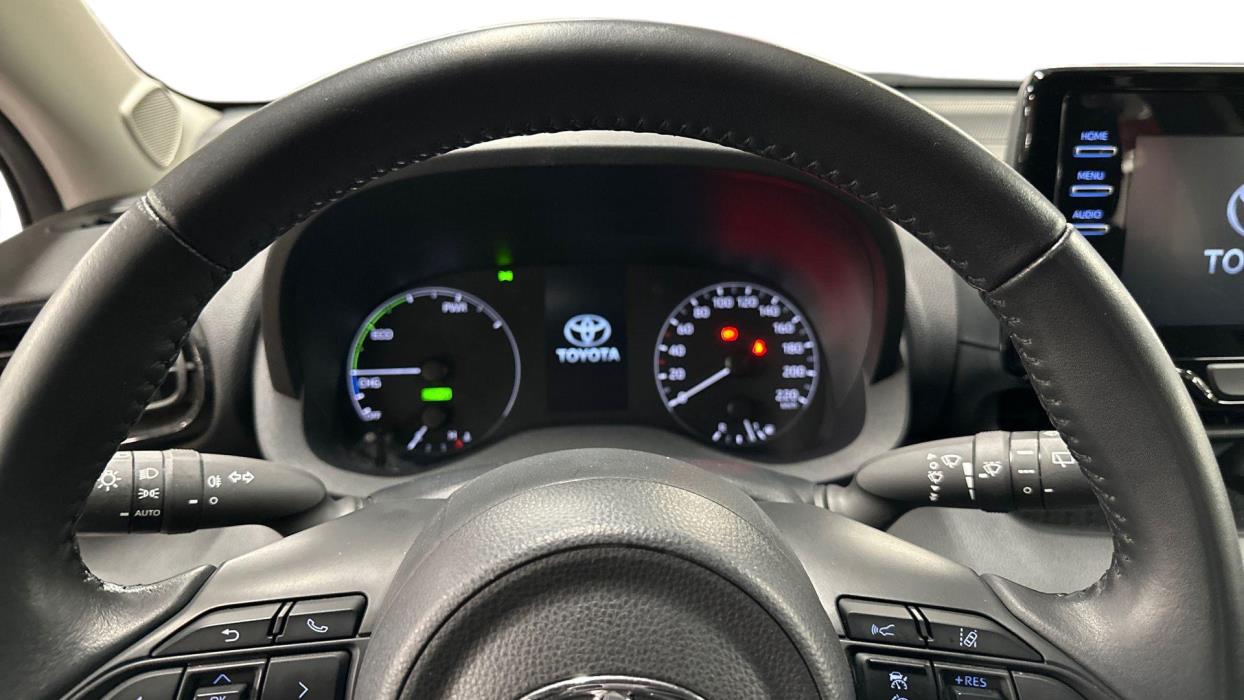 TOYOTA Yaris 2023