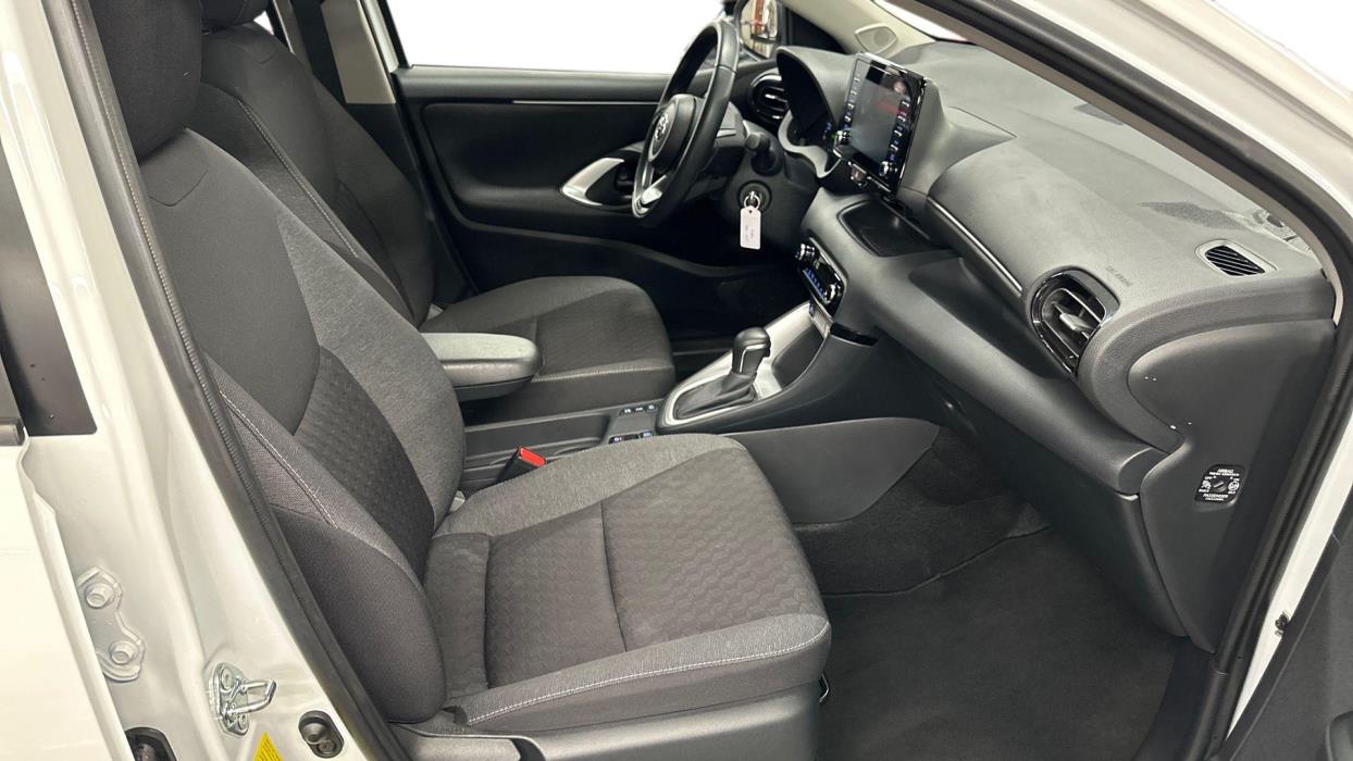 TOYOTA Yaris 2023