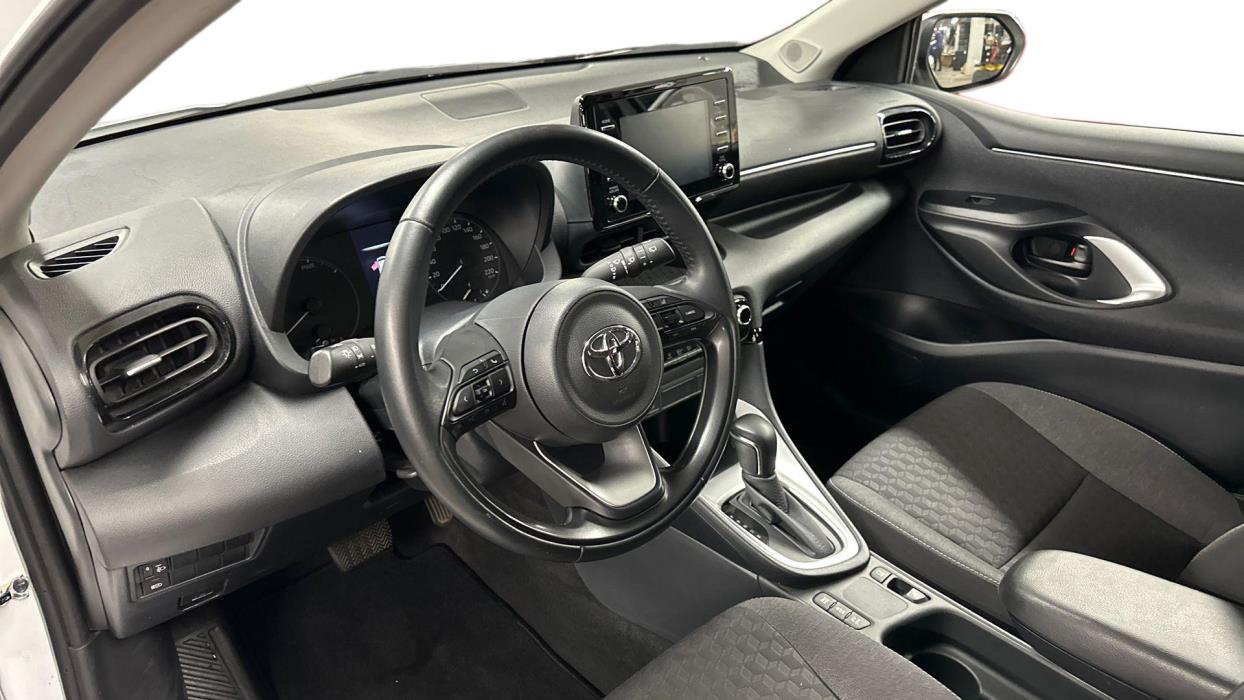 TOYOTA Yaris 2023