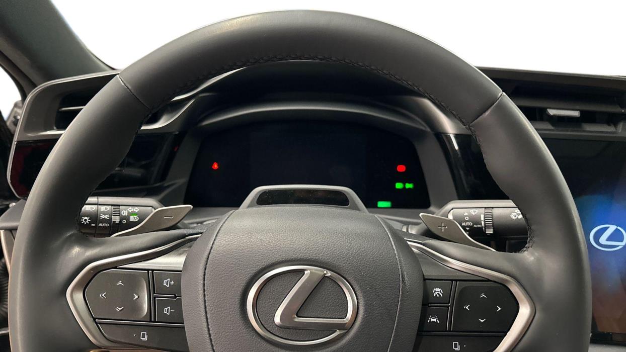 Lexus RZ 2025