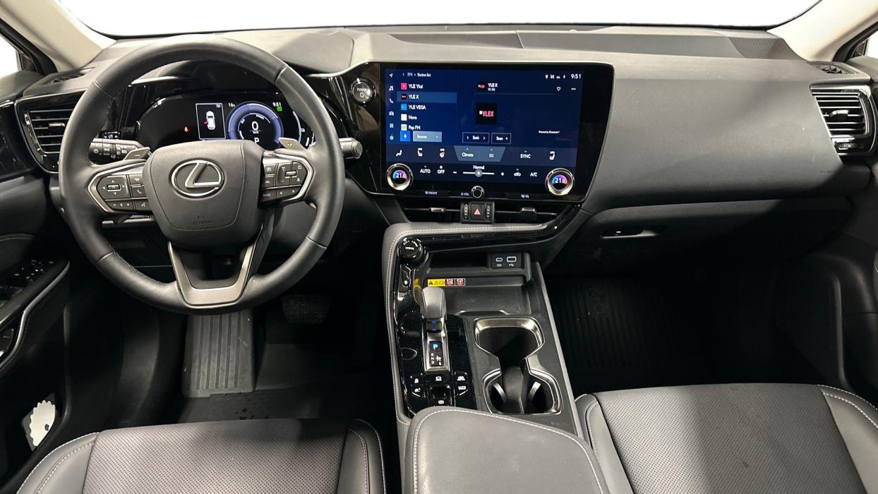 Lexus NX 2025