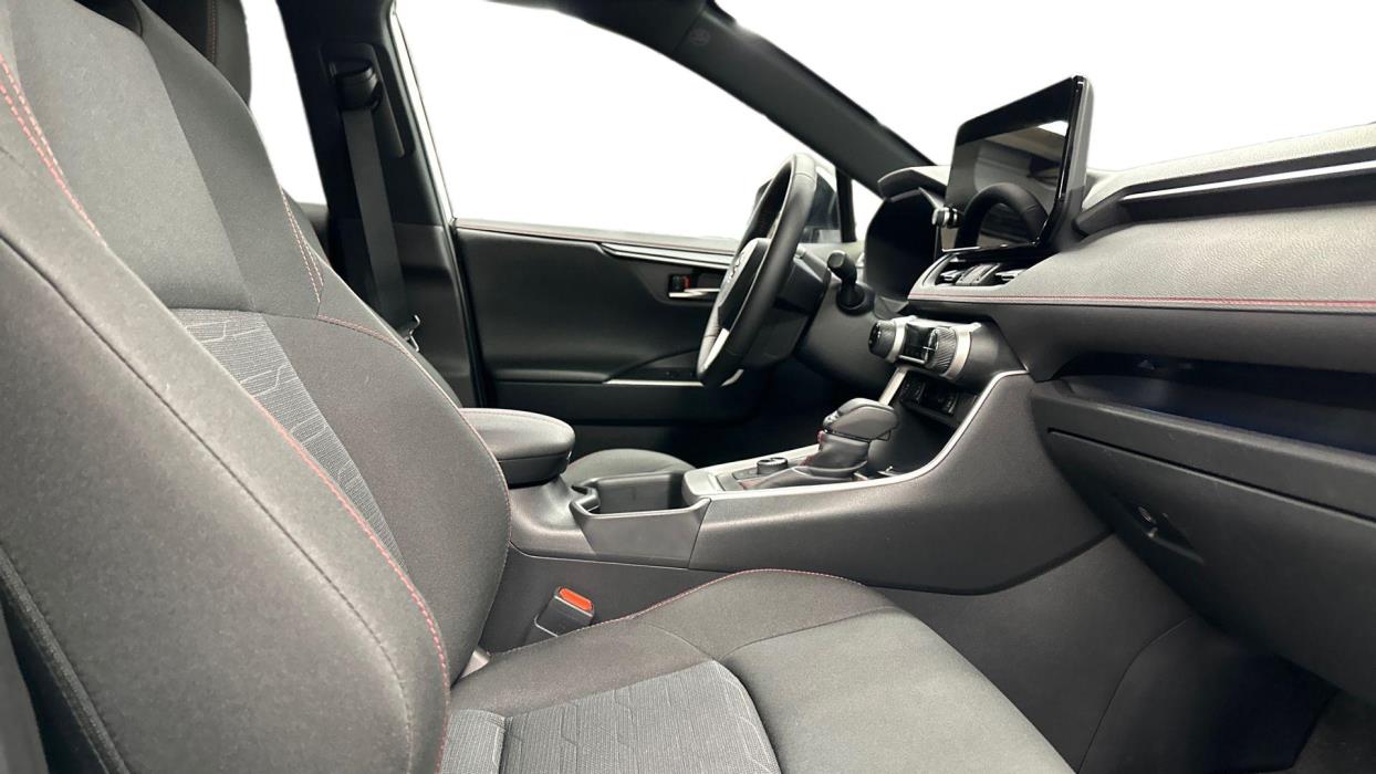 Toyota RAV4 Plug-in 2025