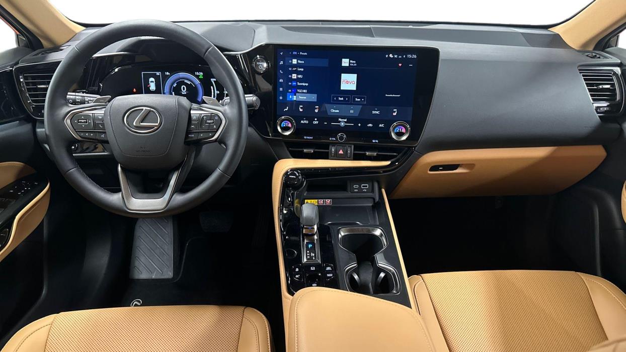 Lexus NX 2025