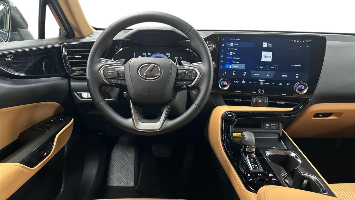 Lexus NX 2025