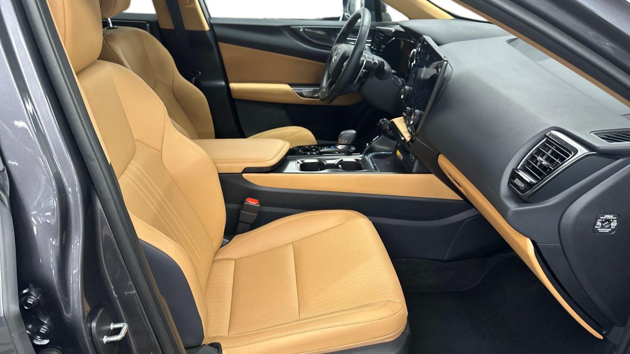 Lexus NX 2025