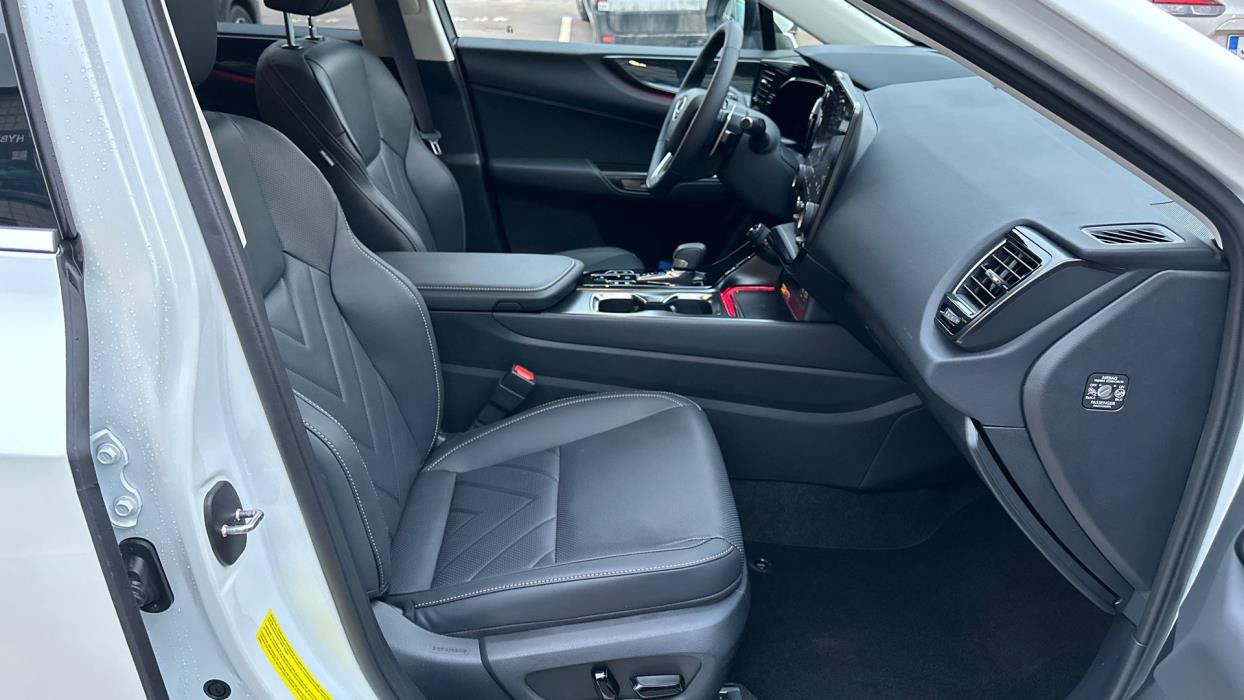 Lexus NX 2025