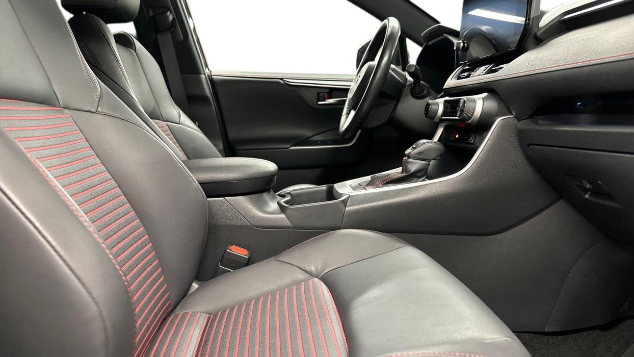 Toyota RAV4 Plug-in 2024