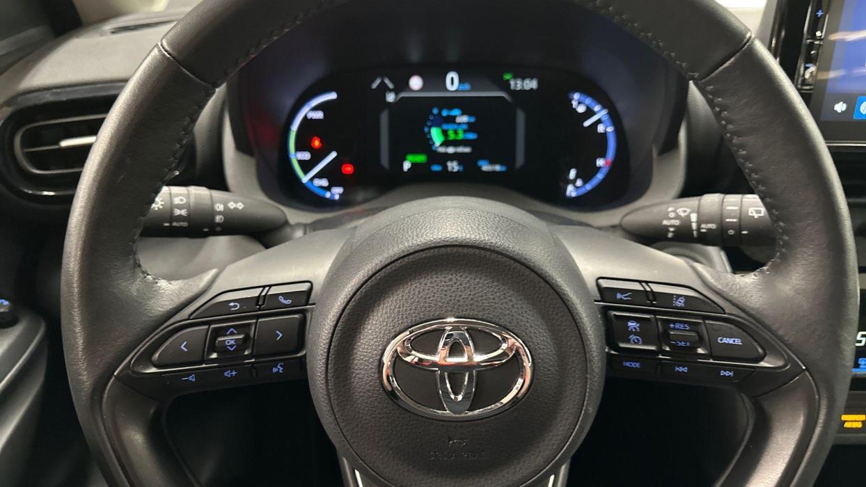 TOYOTA Yaris Cross 2024