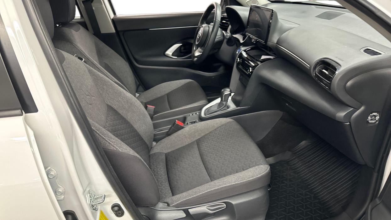 TOYOTA Yaris Cross 2024
