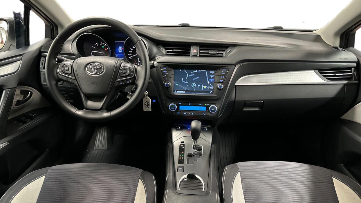 Toyota Avensis 2016
