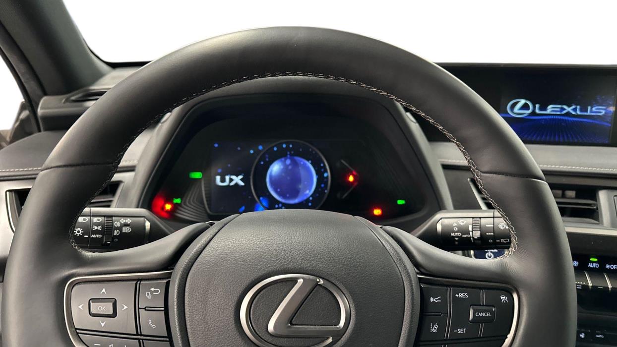 Lexus UX 2021