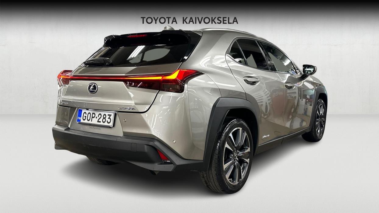 Lexus UX 2021
