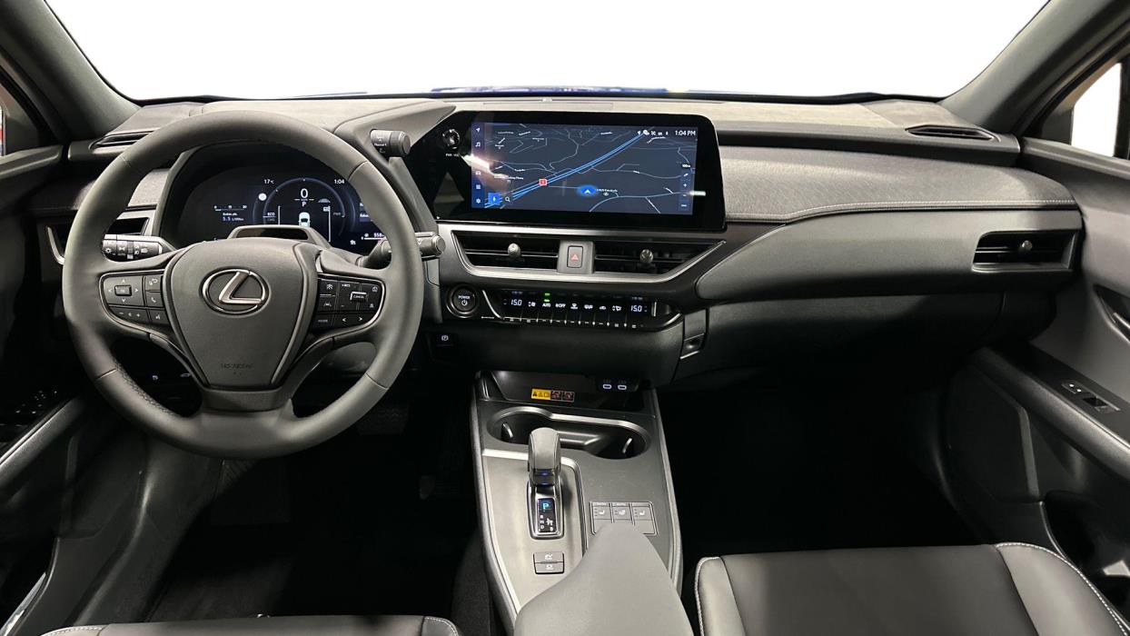 Lexus UX 2026