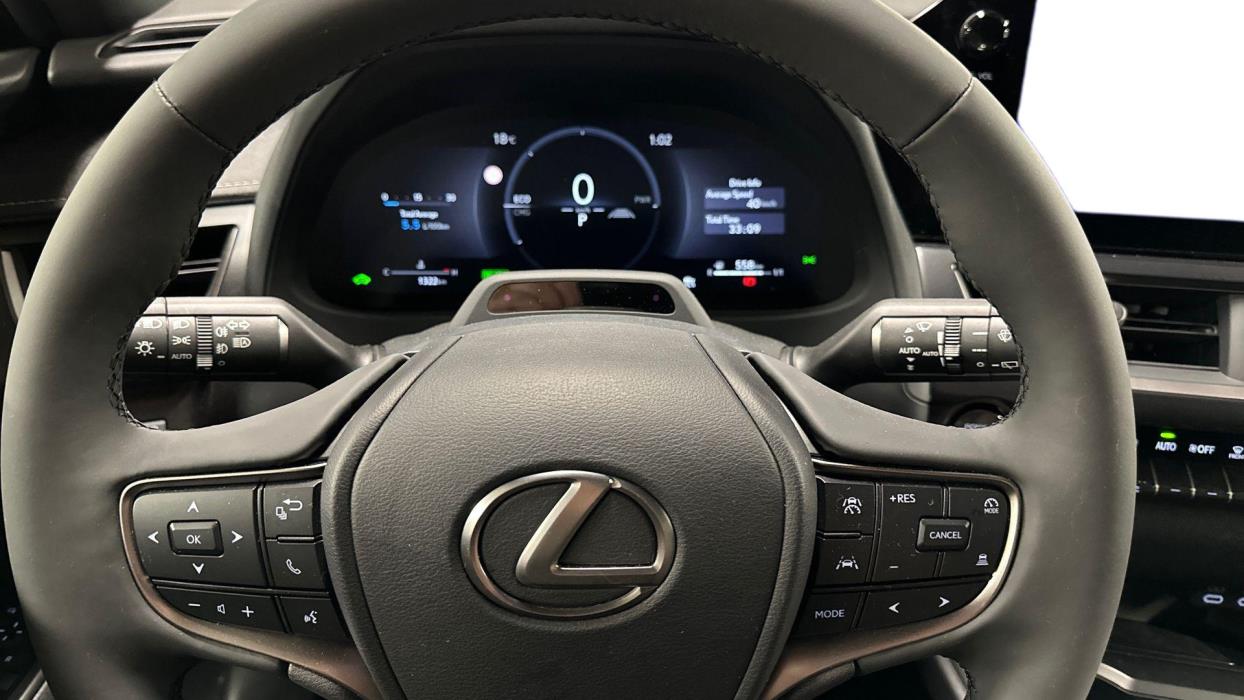 Lexus UX 2026