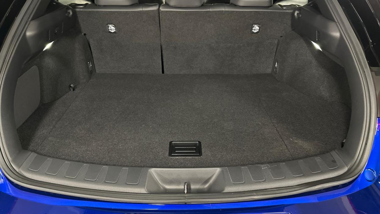 Lexus UX 2026