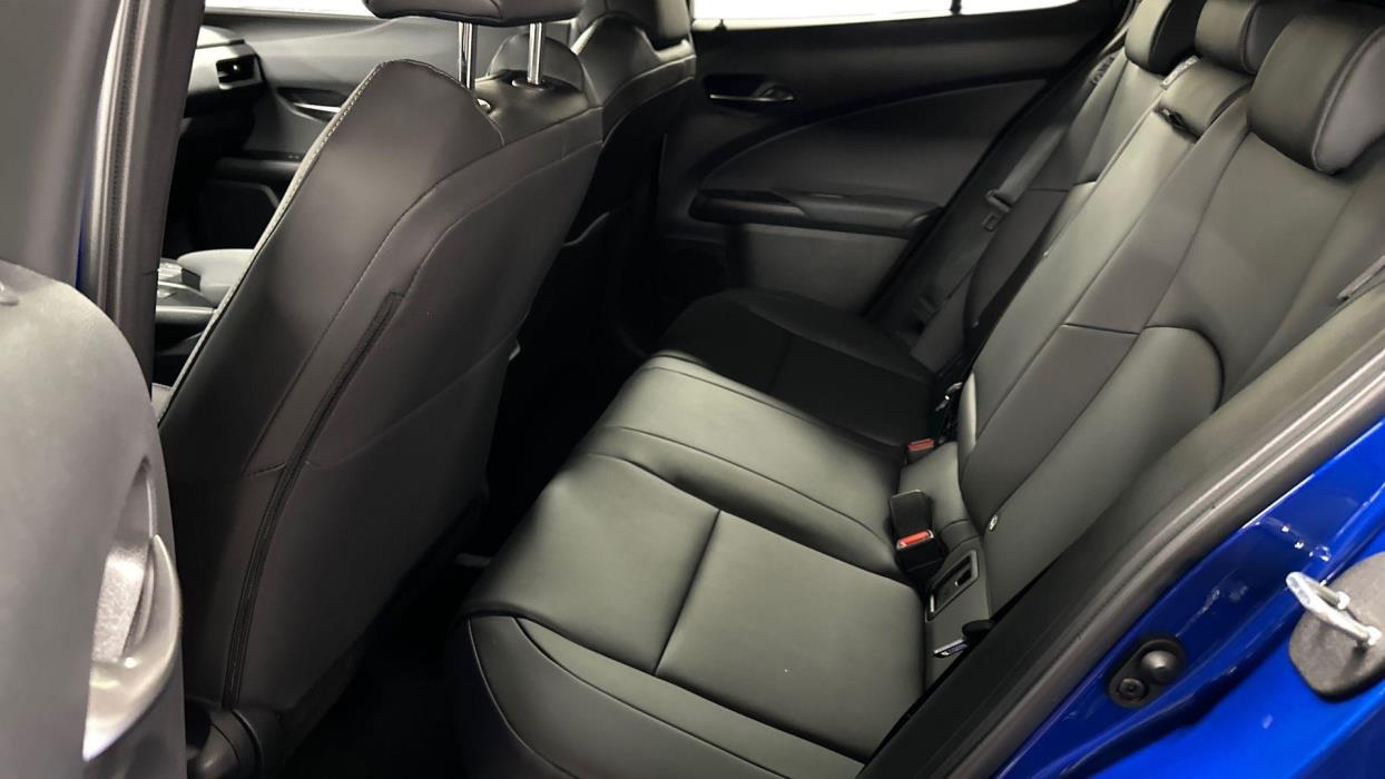 Lexus UX 2026