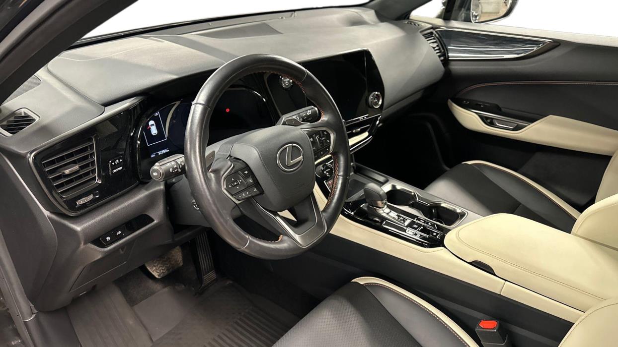 Lexus NX 2023