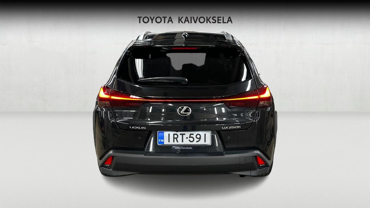 Lexus UX 2024