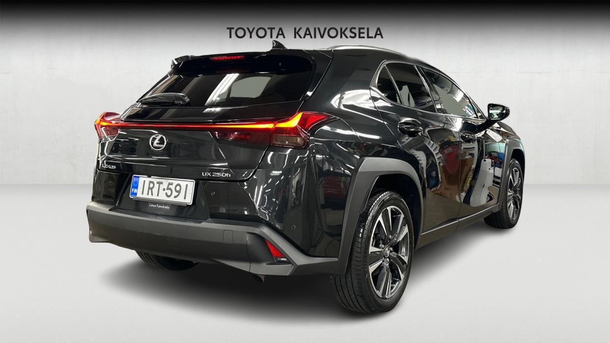 Lexus UX 2024