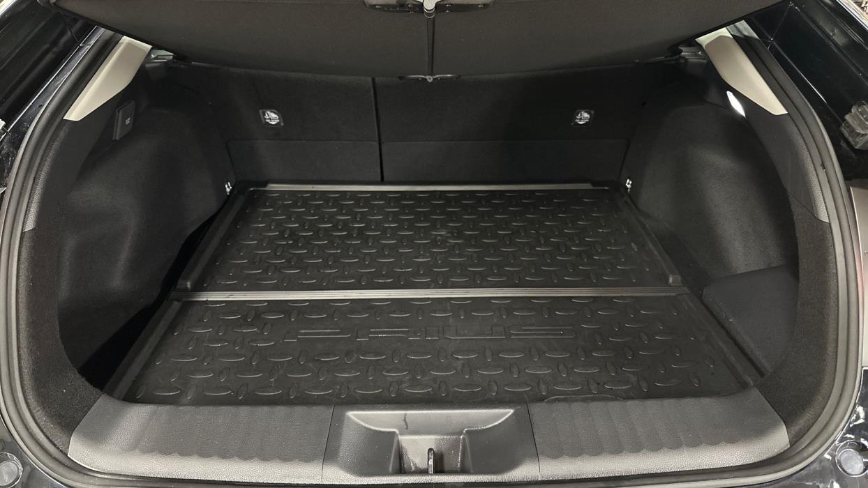 Toyota Prius Plug-in 2023