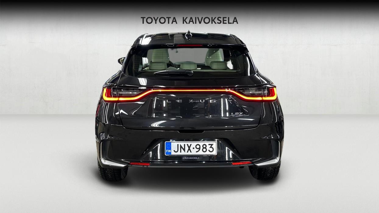 Lexus LBX 2025