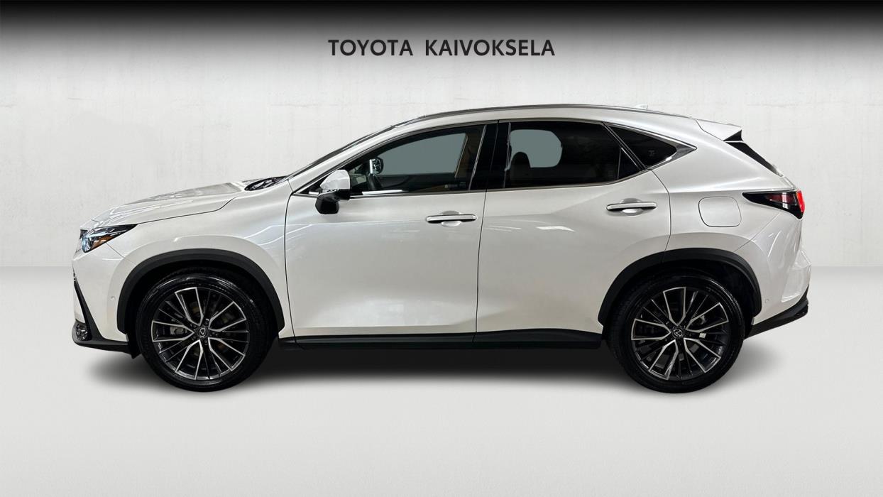 Lexus NX 2025