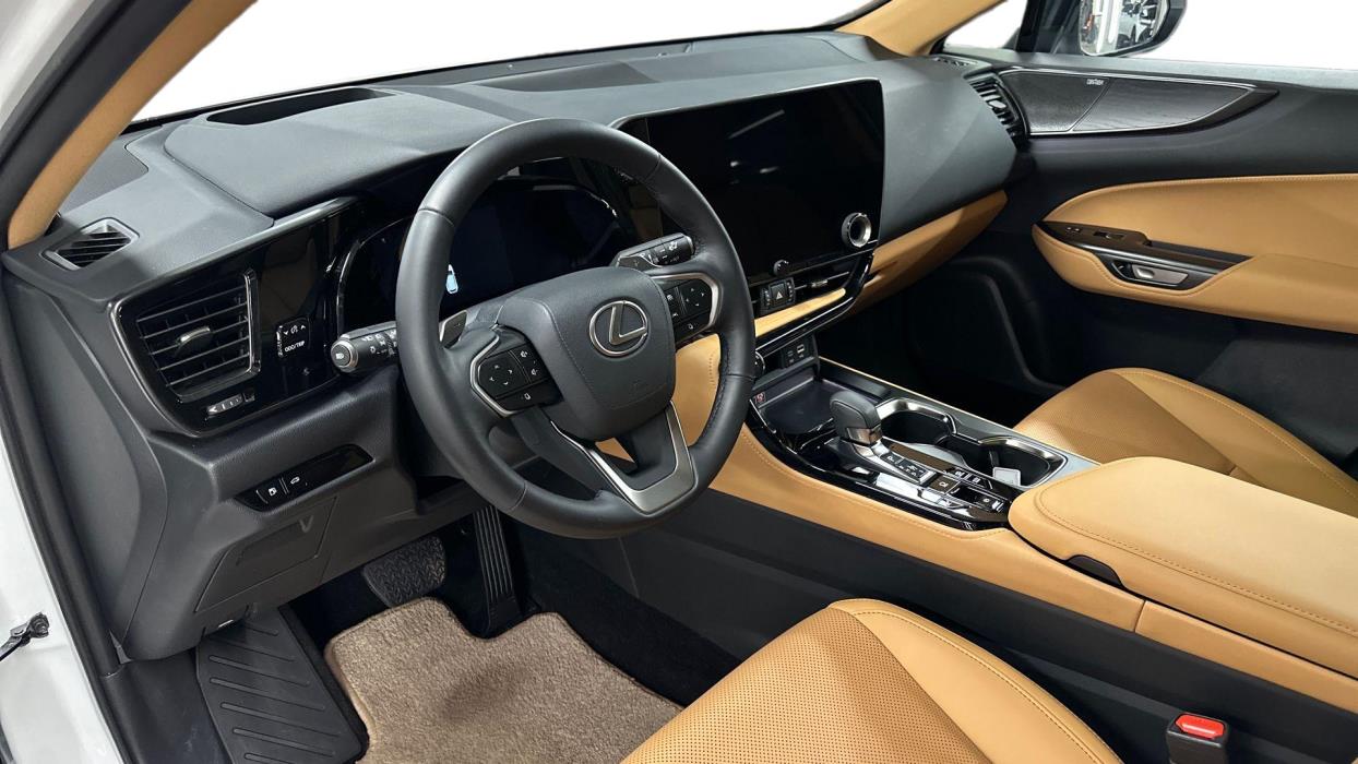Lexus NX 2025