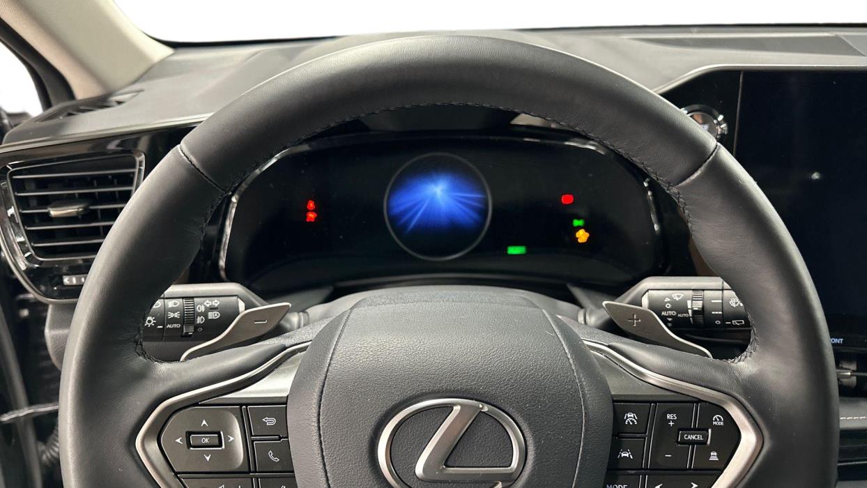 Lexus NX 2025