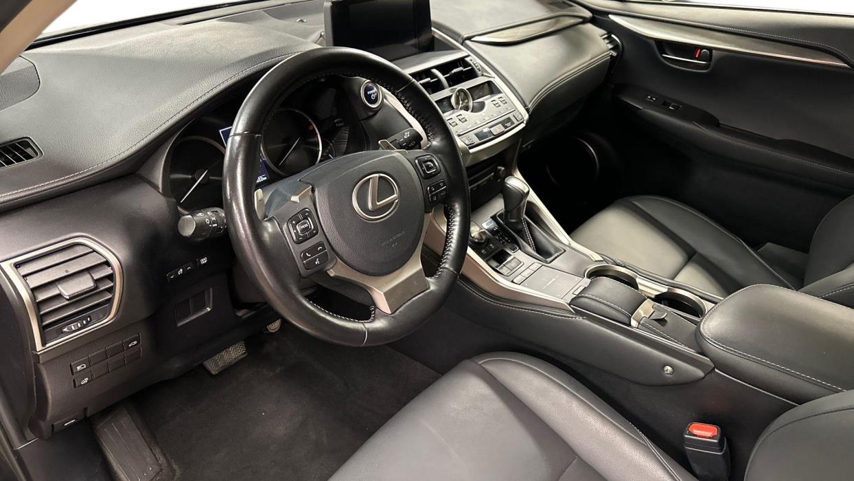 Lexus NX 2020