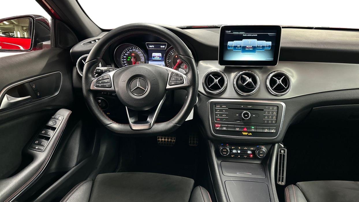 MERCEDES-BENZ GLA 2016