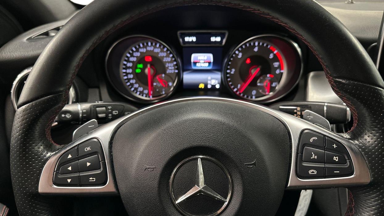 MERCEDES-BENZ GLA 2016