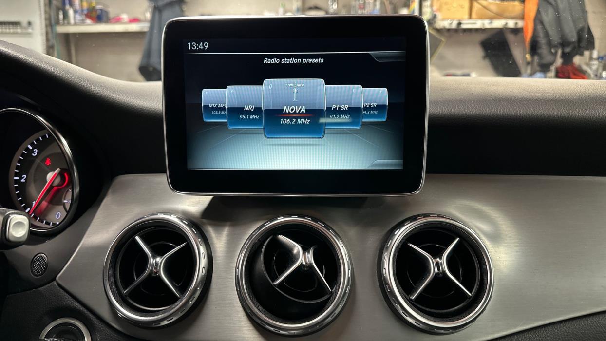 MERCEDES-BENZ GLA 2016