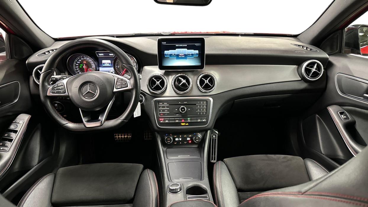 MERCEDES-BENZ GLA 2016