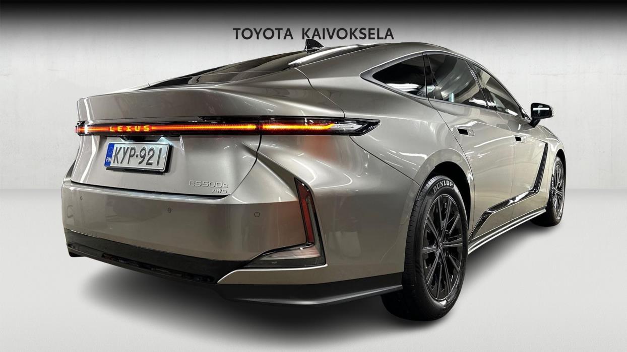Lexus ES 2026