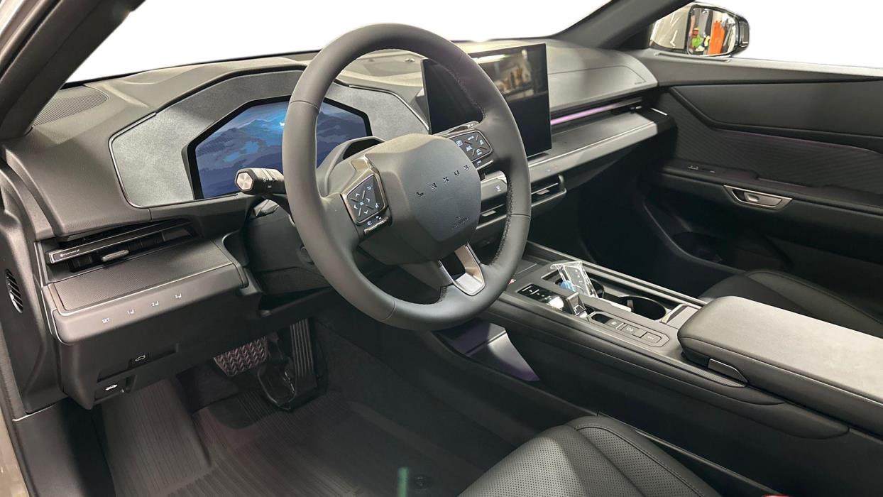 Lexus ES 2026