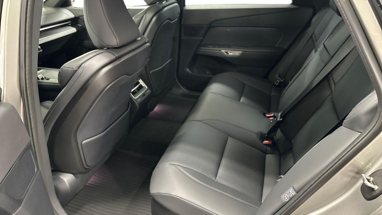 Lexus ES 2026