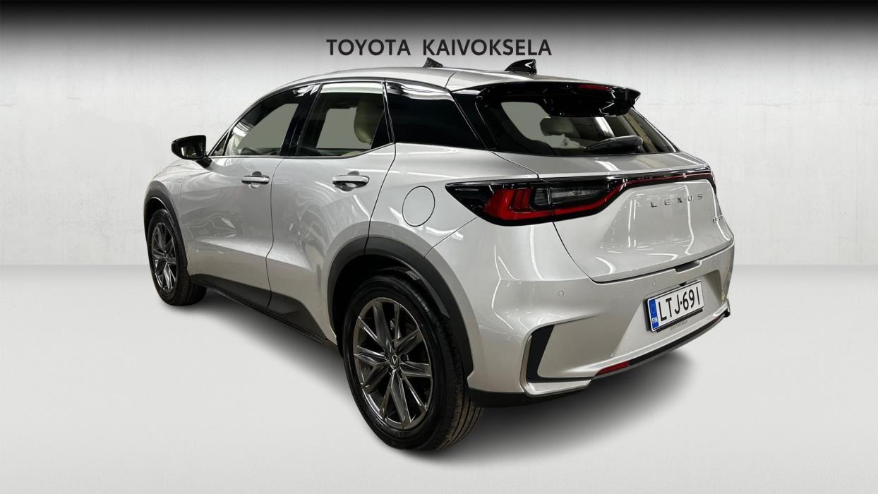 Lexus LBX 2025
